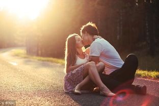 幽默感是约会“杀手锏”？心理学专家揭秘恋爱技巧：如何用笑声叩开TA的心门